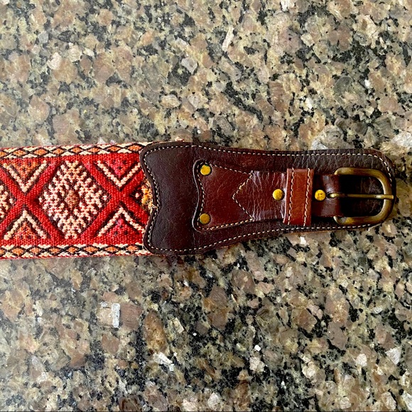 Textile and Leather Belt - Picture 4 of 9